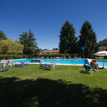 Sleeps 6 Pool Ispra