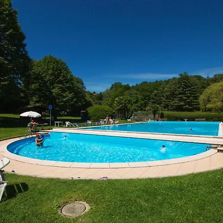 Dom wakacyjny Sleeps 6 Pool