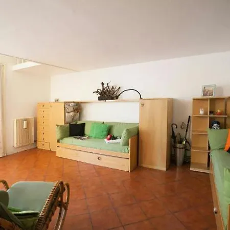Sleeps 6 Pool Ferienhaus Ispra